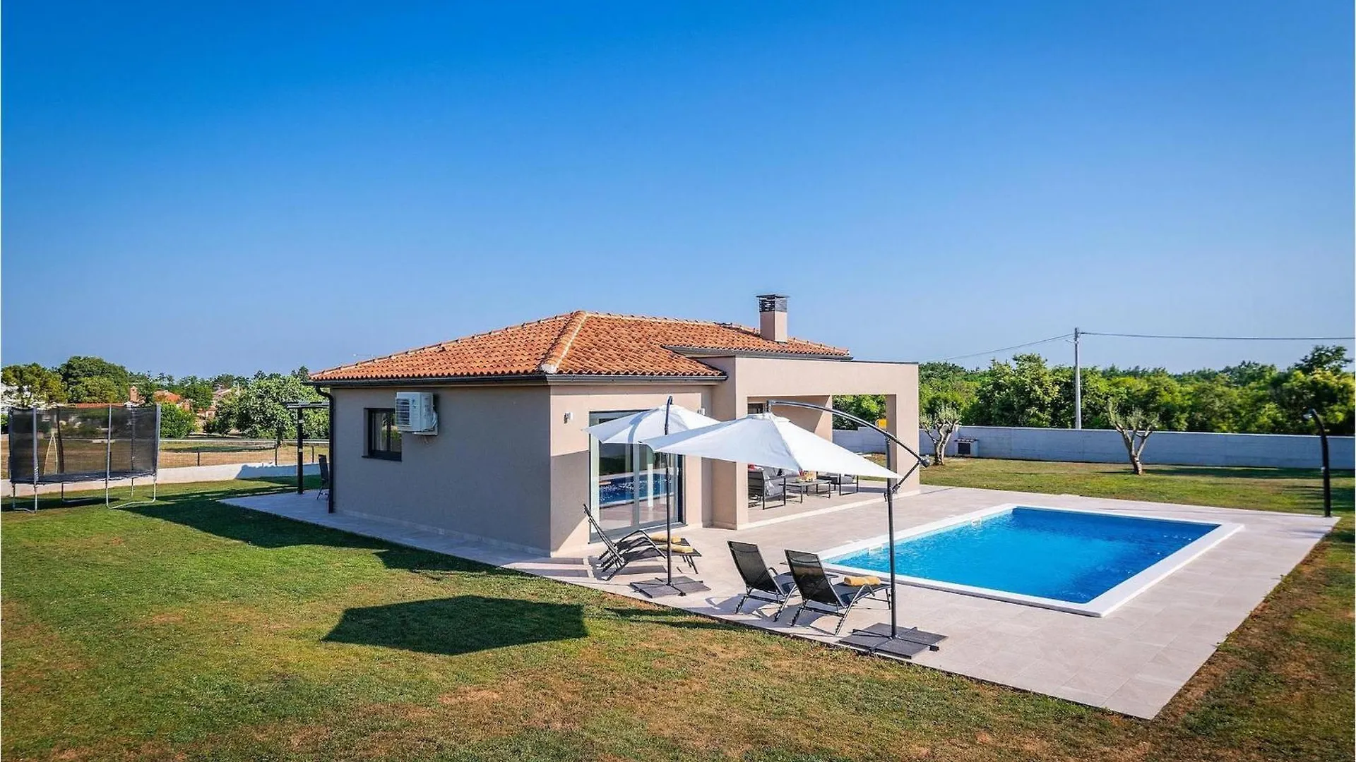 Villa Vitis Vitae Peresiji